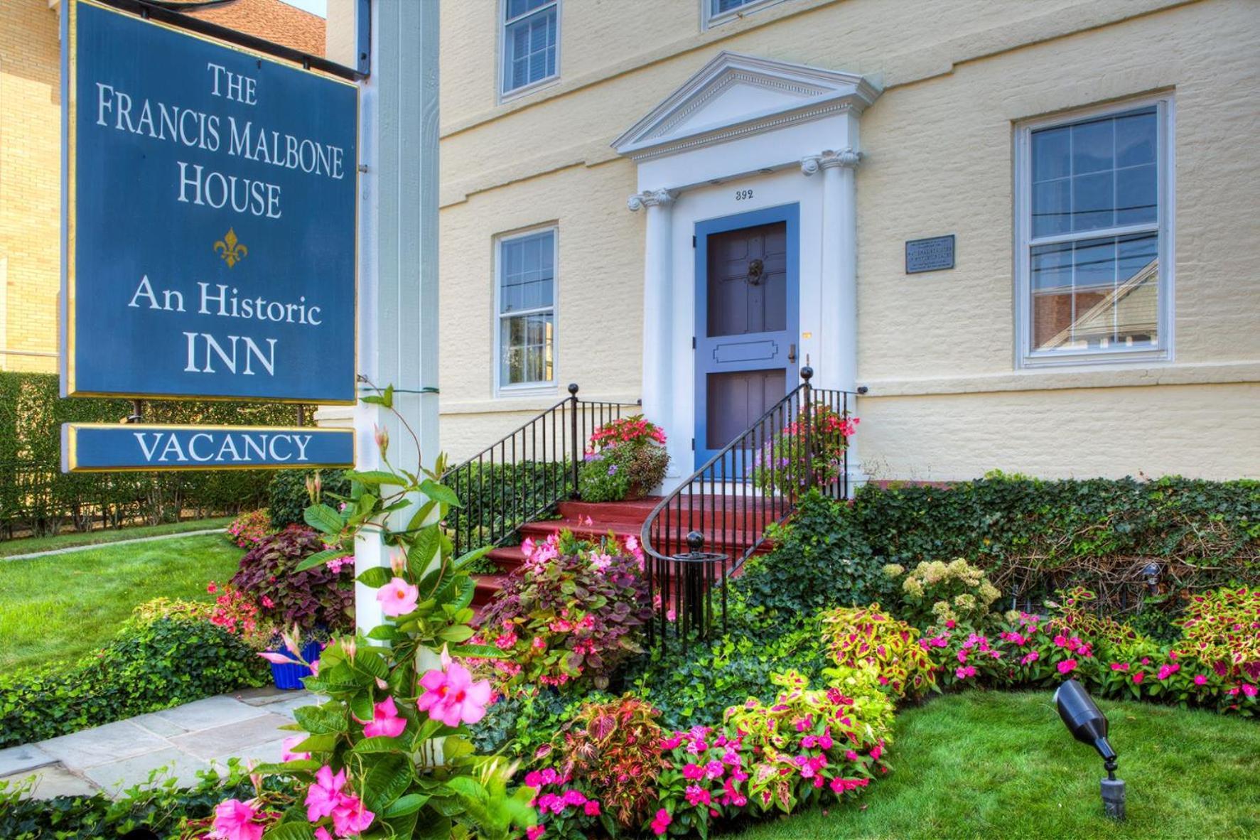 Francis Malbone House Bed & Breakfast Нюпорт Екстериор снимка