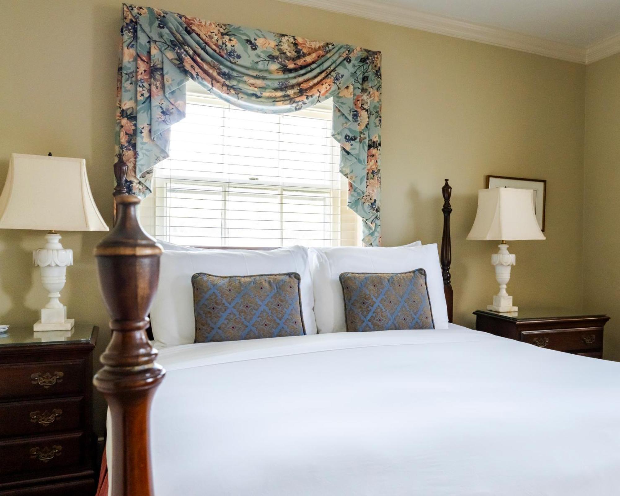Francis Malbone House Bed & Breakfast Нюпорт Екстериор снимка