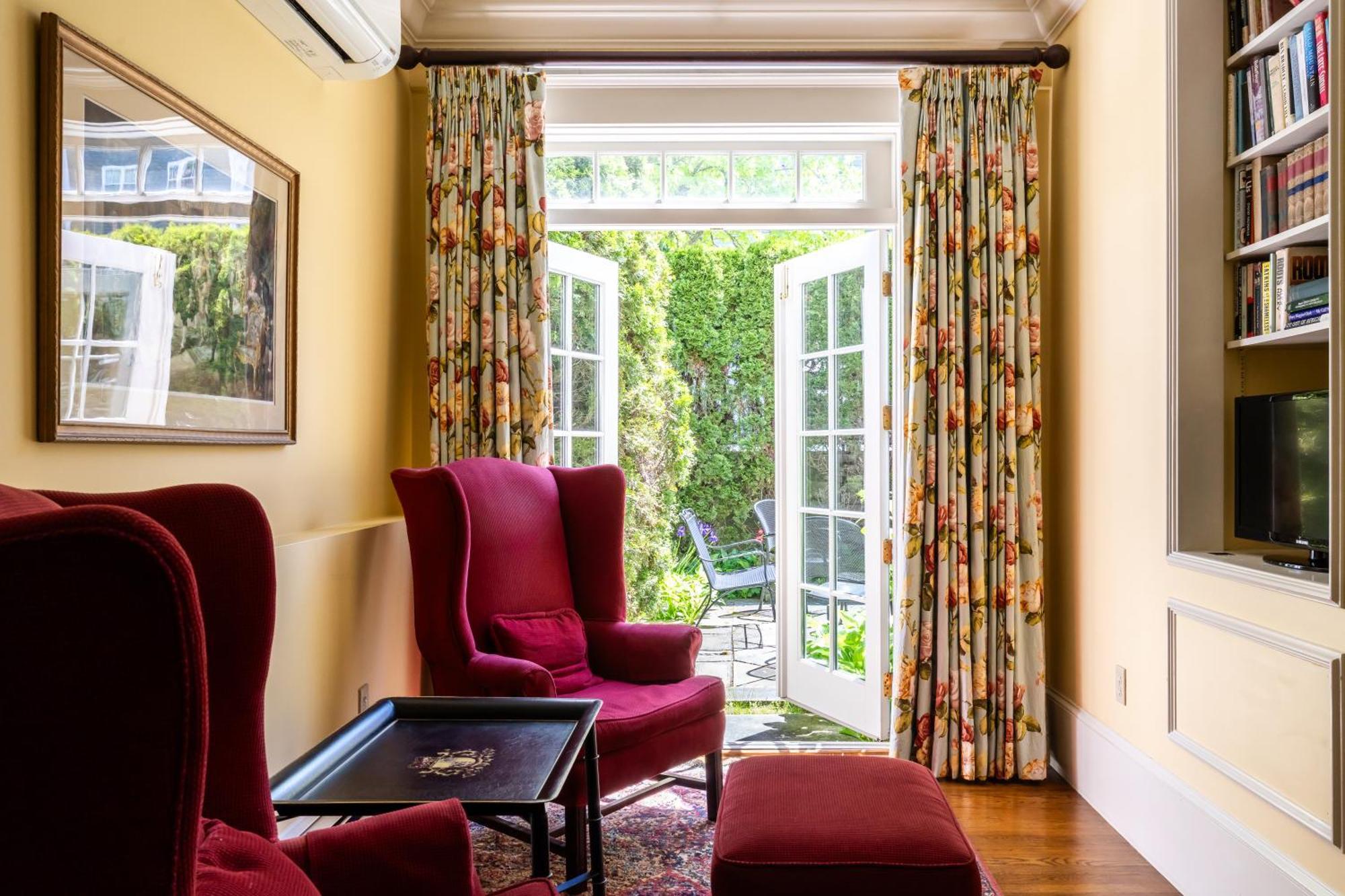 Francis Malbone House Bed & Breakfast Нюпорт Екстериор снимка