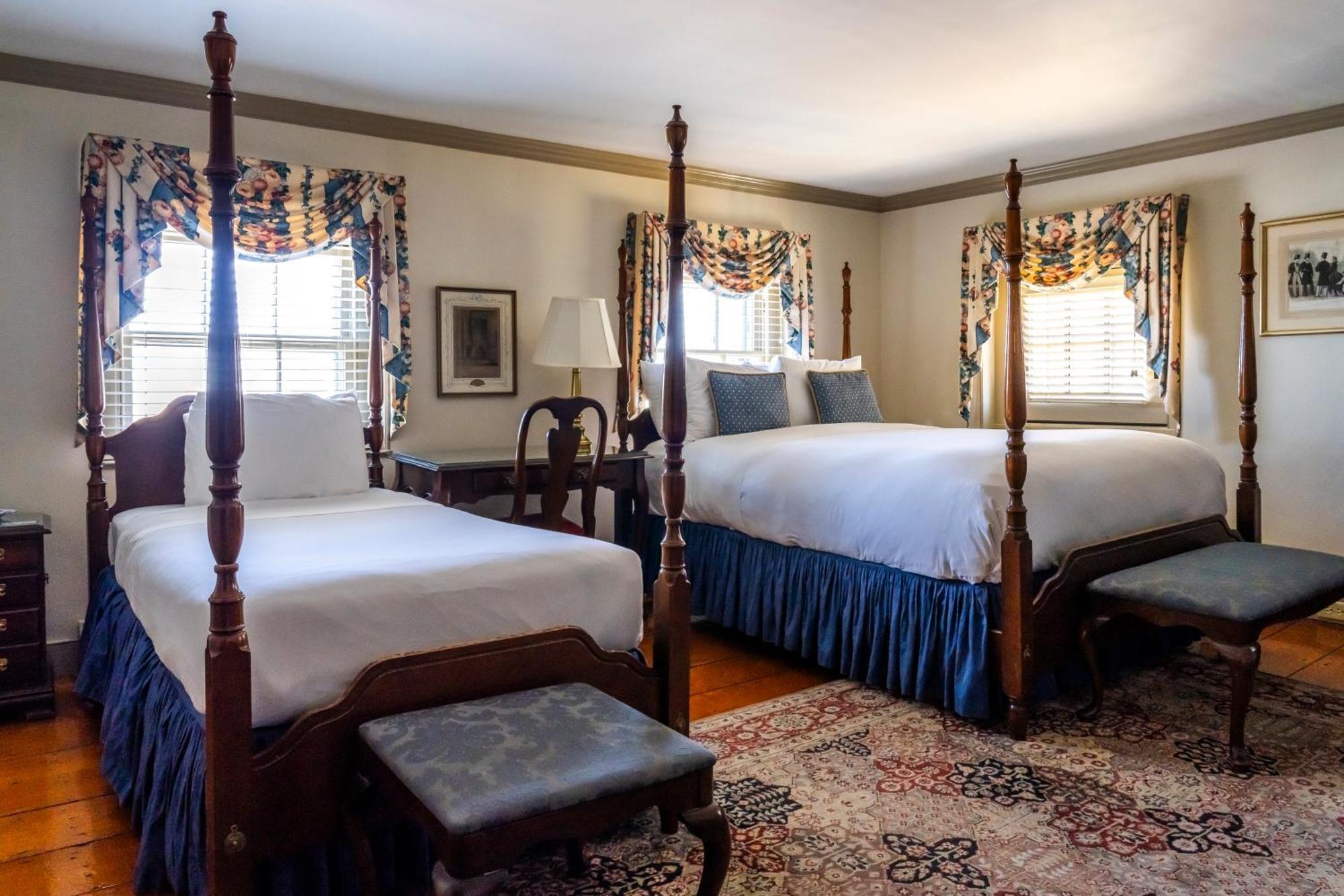 Francis Malbone House Bed & Breakfast Нюпорт Екстериор снимка