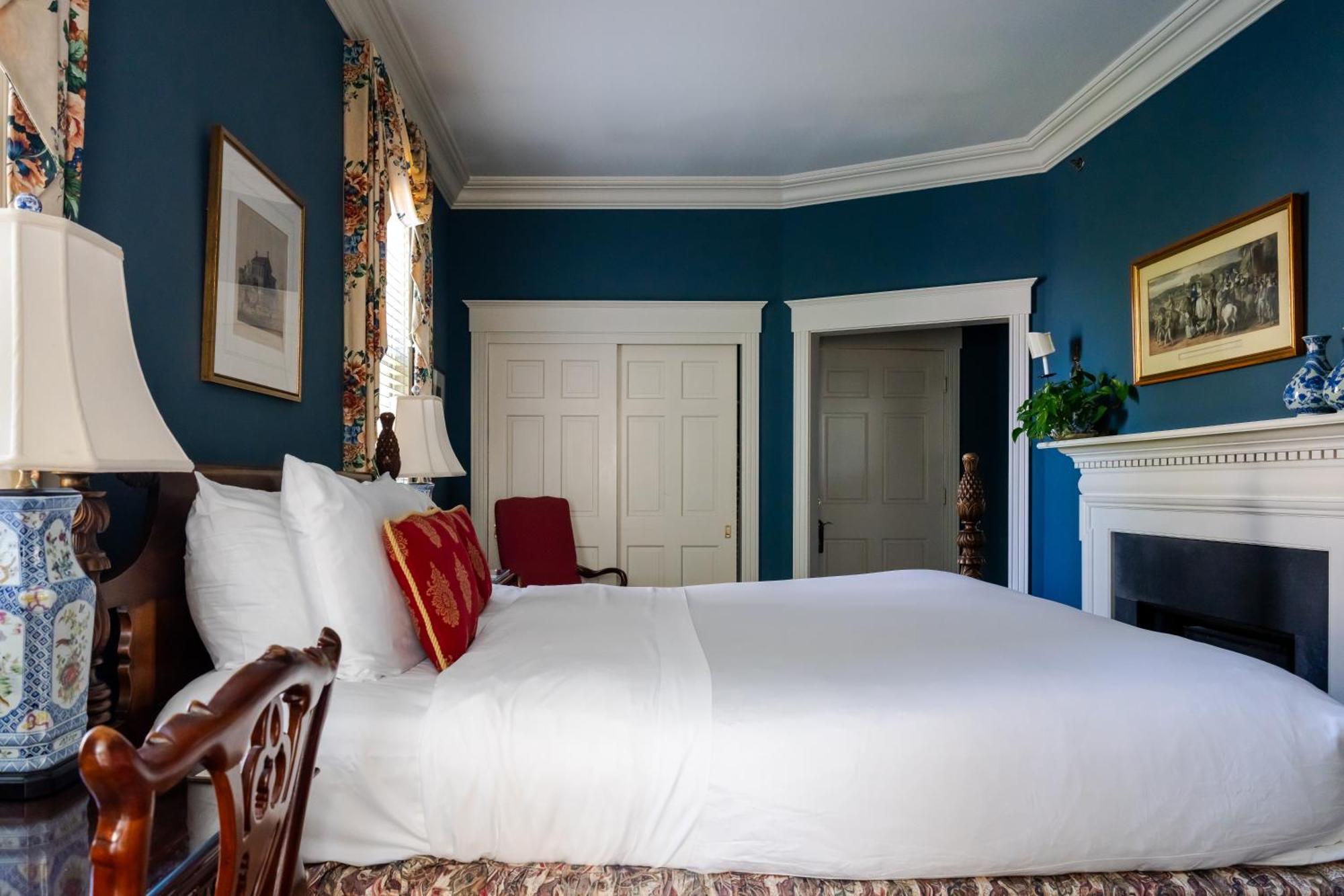 Francis Malbone House Bed & Breakfast Нюпорт Екстериор снимка